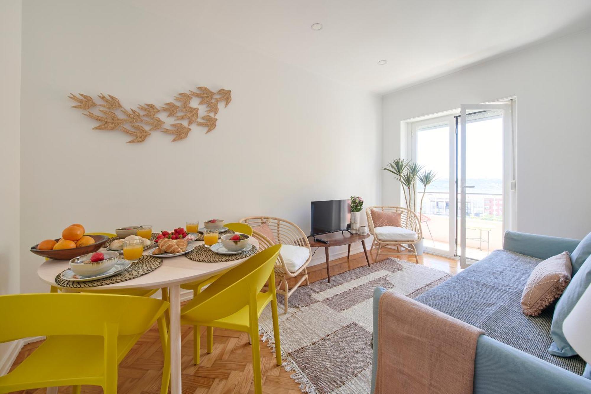 Belem River View W Amazing Balcony, By Timecooler Apartment