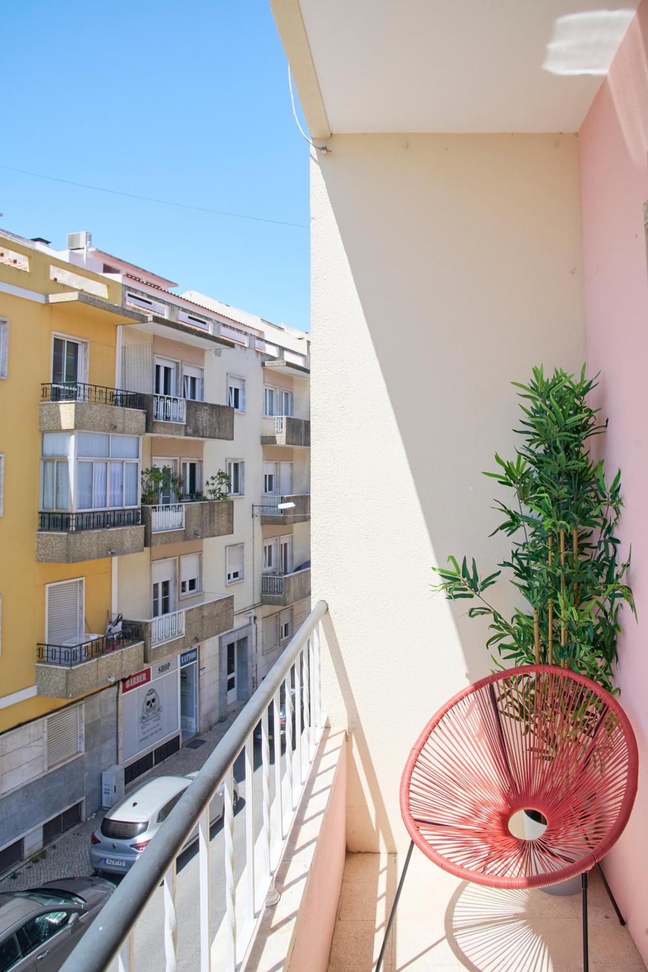 Belem River View W Amazing Balcony, By Timecooler Apartment
